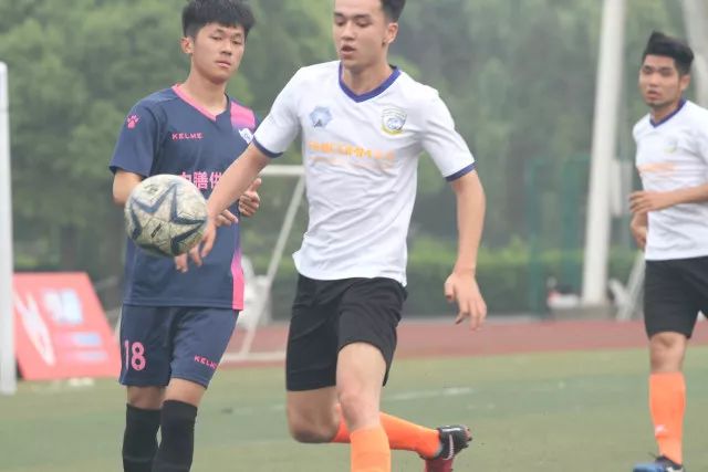 吹杨缺阵老鹰险胜绿军 斯波大失误热火负活塞
